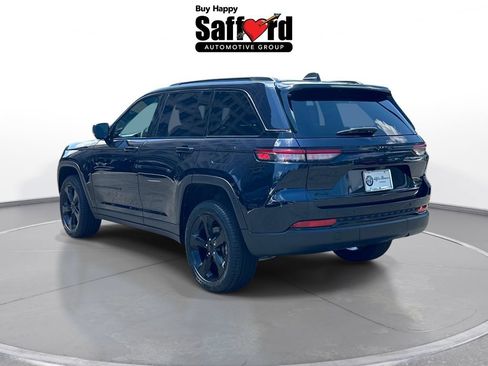 Used 2024 Jeep Grand Cherokee Limited w/ Black Appearance Package AWD/4WD image 5