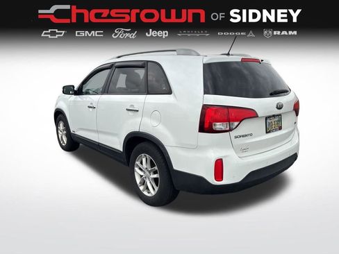 Used 2014 Kia Sorento LX image 3