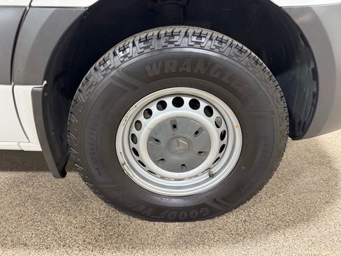 Used 2020 Mercedes-Benz Sprinter 2500 image 52