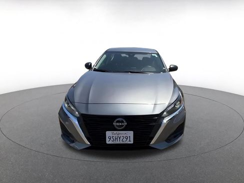 Used 2025 Nissan Altima 2.5 SV FWD image 4