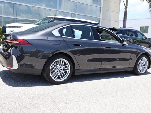 Used 2025 BMW 530i RWD image 10