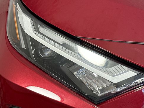 Used 2024 Toyota RAV4 LE AWD/4WD image 9