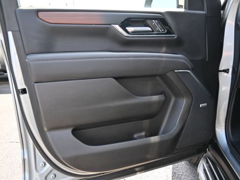 Used 2025 GMC Yukon Denali image 30