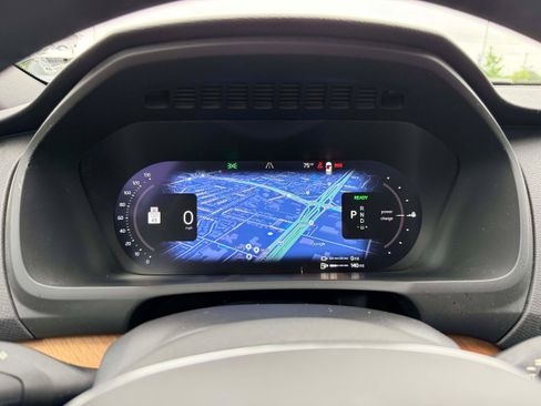 Certified 2023 Volvo XC90 T8 Plus AWD/4WD image 18