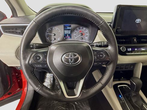 Used 2024 Toyota Corolla Cross LE image 13