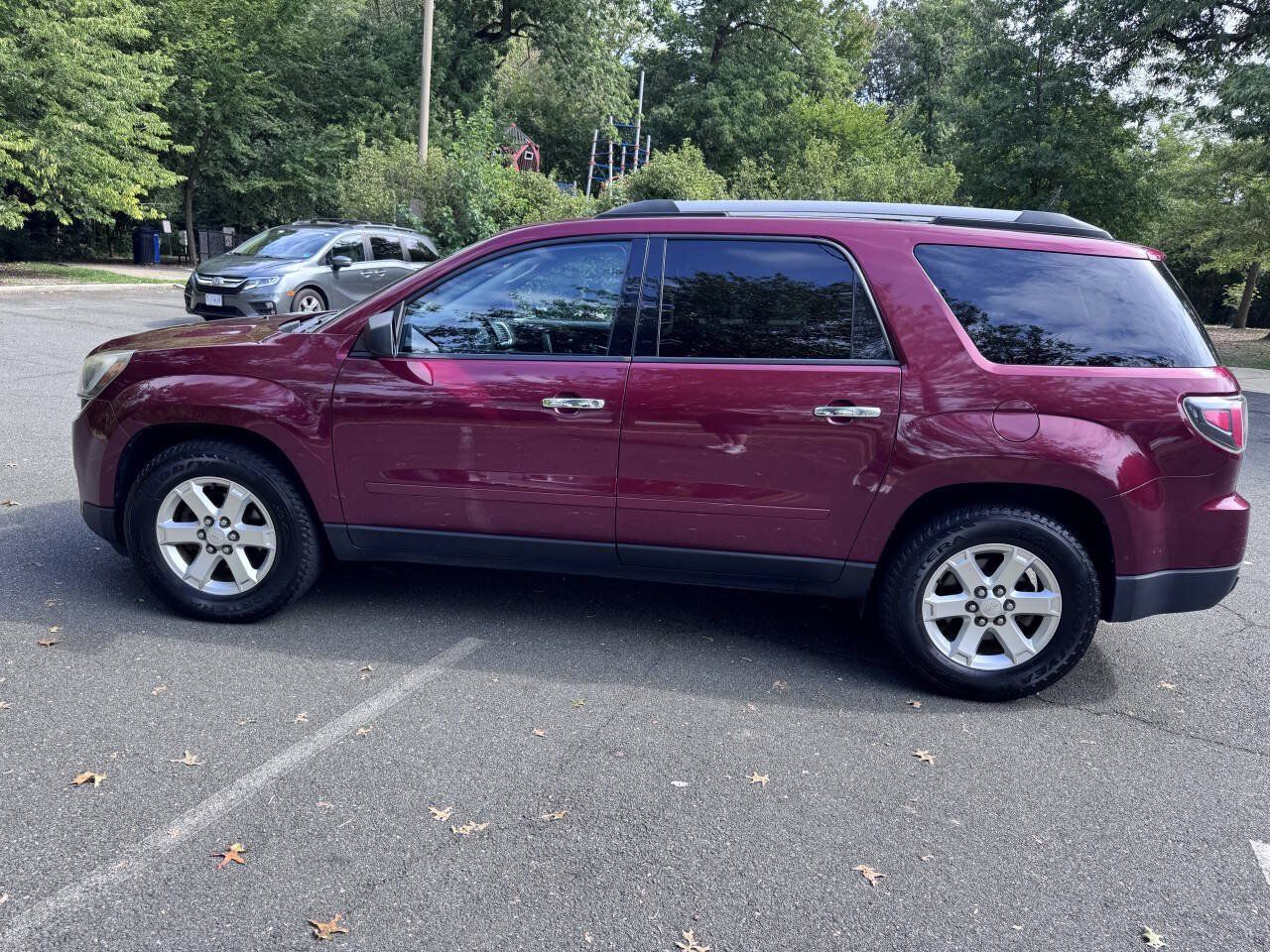 Used 2015 GMC Acadia SLE AWD/4WD image 6