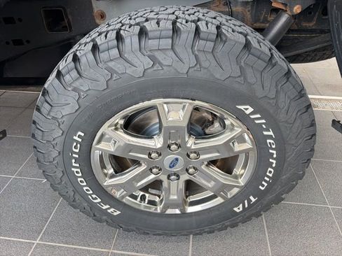 Used 2021 Ford F150 Lariat w/ Equipment Group 502A High AWD/4WD image 6