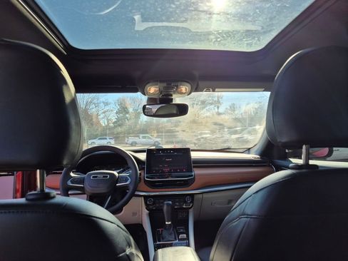 Used 2024 Jeep Compass Limited w/ Sun and Sound Group image 13