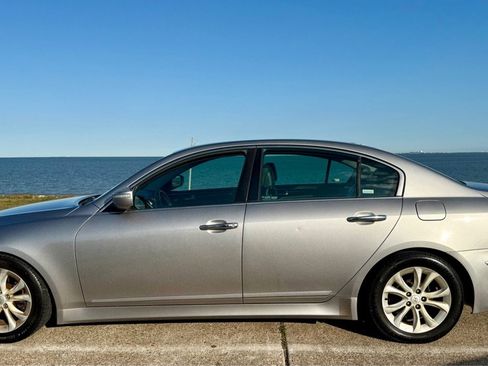 Used 2012 Hyundai Genesis 3.8 image 8