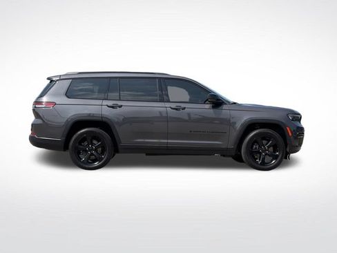 Used 2023 Jeep Grand Cherokee L Laredo AWD/4WD image 3