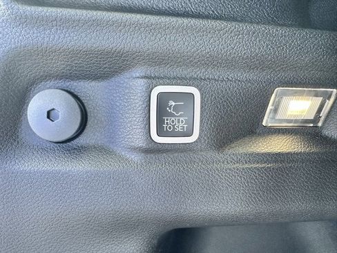 New 2025 Jeep Grand Cherokee L Laredo w/ Luxury Tech Group I image 32