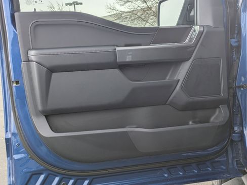 Used 2022 Ford F150 XLT w/ XLT Black Appearance Package image 15