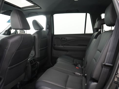 Used 2023 Honda Passport EX-L image 15