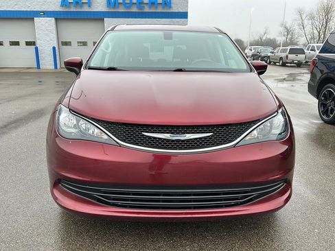 Used 2017 Chrysler Pacifica Touring w/ Tire & Wheel Group image 11