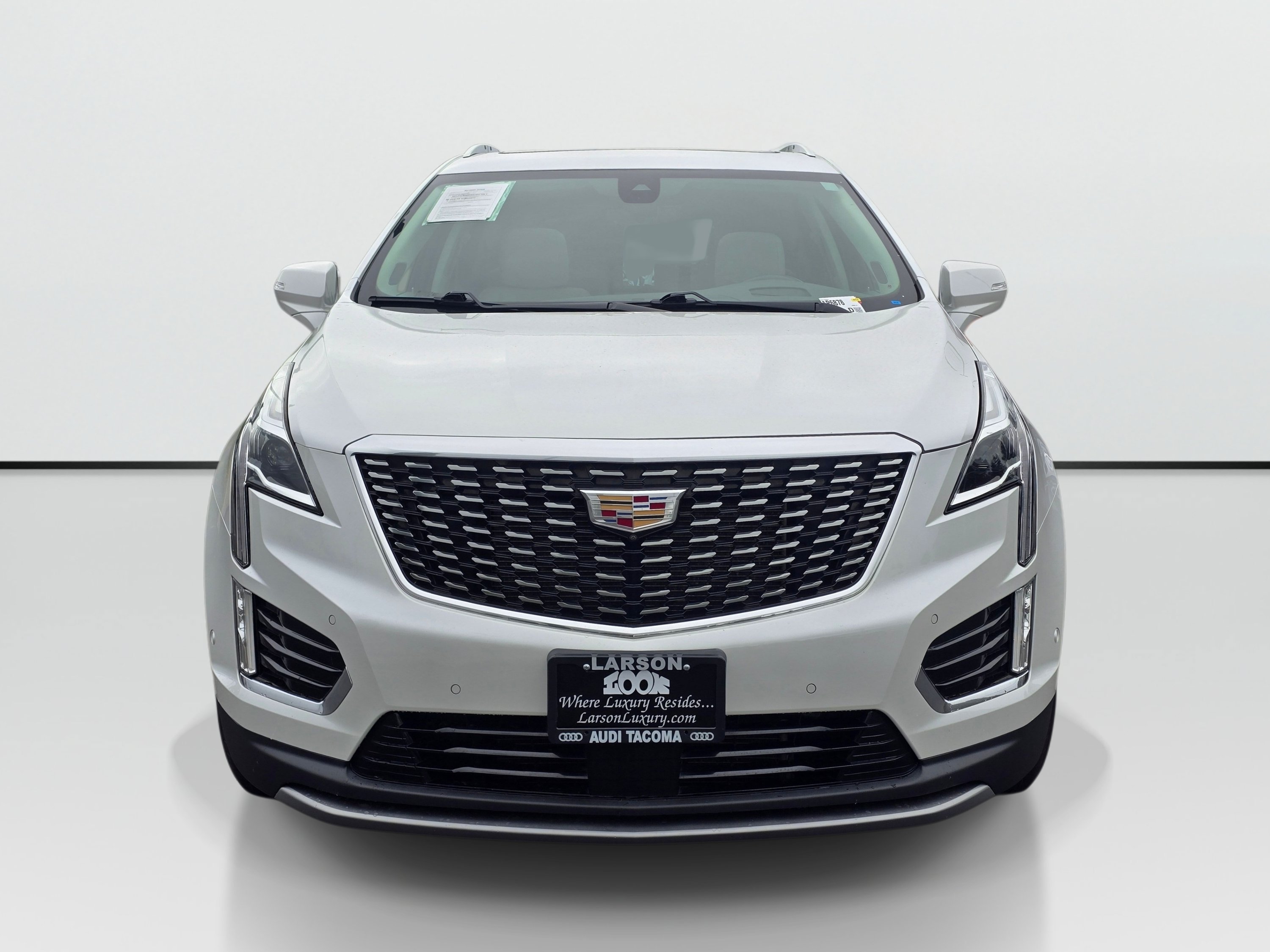 Used 2023 Cadillac XT5 Premium Luxury w/ Technology Package AWD/4WD image 8