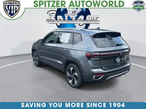 Used 2025 Volkswagen Taos SE w/ Panoramic Sunroof Package AWD/4WD image 7