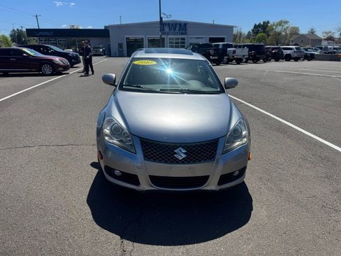 Used 2010 Suzuki Kizashi GTS FWD image 2