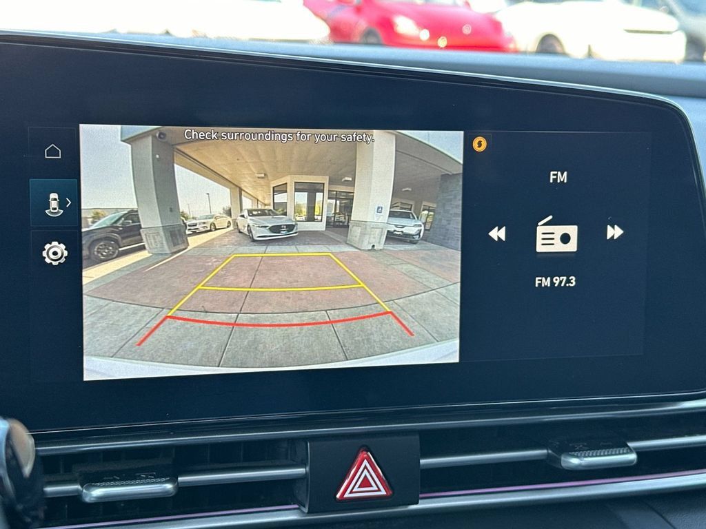 Used 2025 Hyundai Elantra Limited FWD image 24