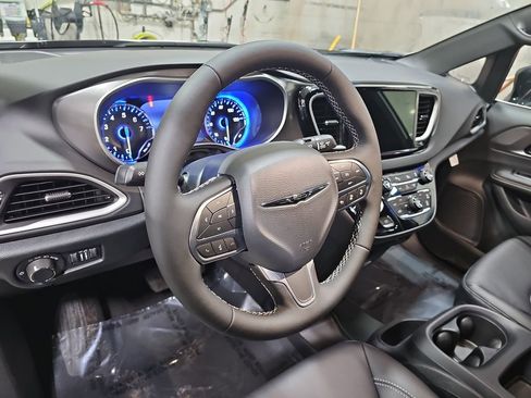 New 2026 Chrysler Voyager LX image 16