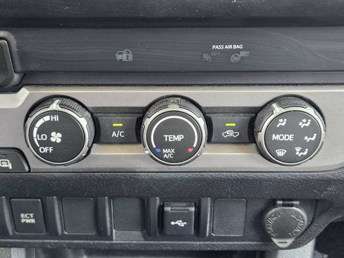 Used 2022 Toyota Tacoma SR RWD image 20