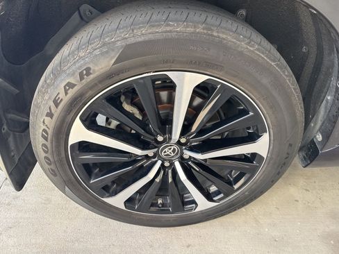 Used 2021 Toyota Highlander XSE AWD/4WD image 19