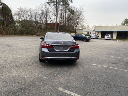 Used 2017 Honda Accord EX-L image 6