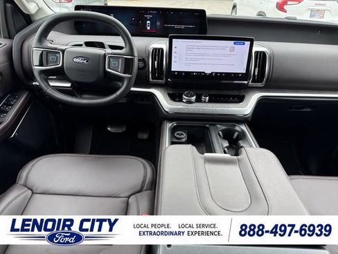 Used 2026 Ford Expedition Platinum w/ Platinum Ultimate Package AWD/4WD image 15