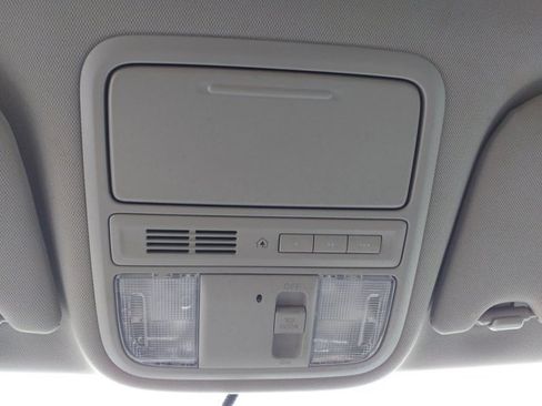Used 2016 Honda Odyssey SE image 26
