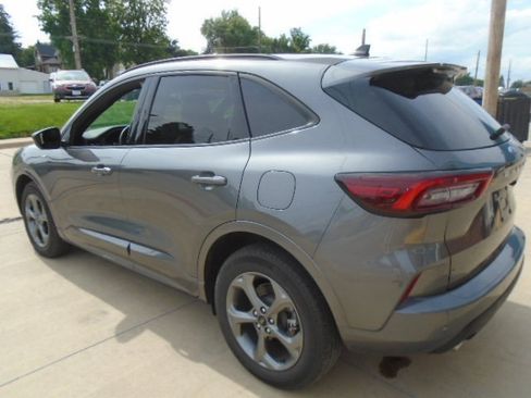 Used 2023 Ford Escape ST-Line Select w/ Tech Pack #2 AWD/4WD image 4