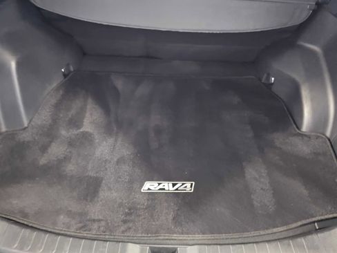 Used 2021 Toyota RAV4 XLE w/ Carpet Mat Package (TMS) image 61