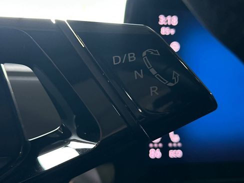 Used 2022 Volkswagen ID.4 Pro S w/ Gradient Package image 23