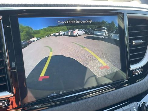 Used 2025 Chrysler Pacifica Select FWD image 24