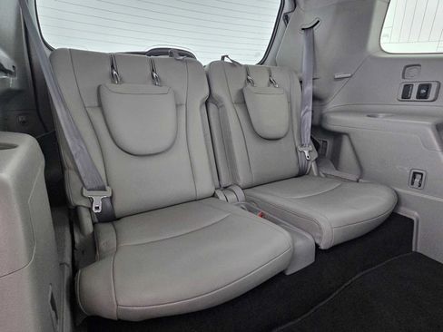 Used 2012 Toyota Highlander Limited w/ Tow Pkg FWD image 13