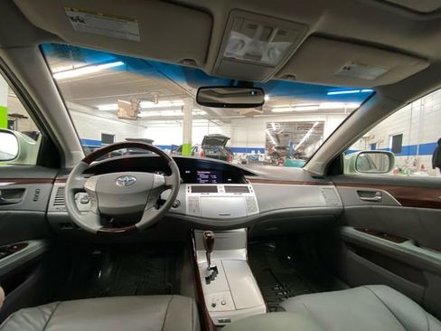 Used 2009 Toyota Avalon Limited image 27