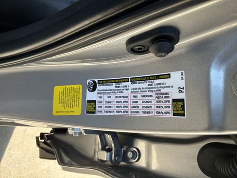 Used 2025 Toyota RAV4 XLE w/ Convenience Package image 35