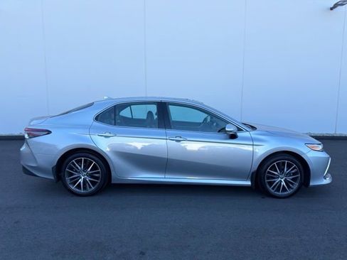 Used 2023 Toyota Camry XLE w/ Navigation Package FWD image 4