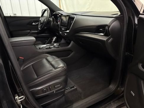 Used 2023 Chevrolet Traverse RS AWD/4WD image 27