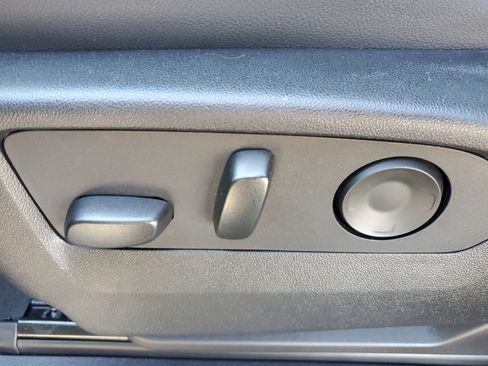 Used 2023 GMC Yukon AT4 image 20