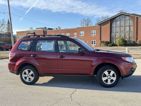 Used 2013 Subaru Forester 2.5X w/ Alloy Wheel Pkg image 2