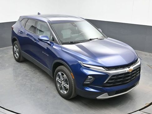 Used 2023 Chevrolet Blazer LT FWD image 32