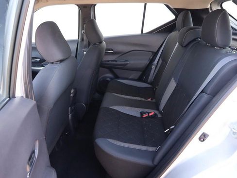 Used 2020 Nissan Kicks SV FWD image 9