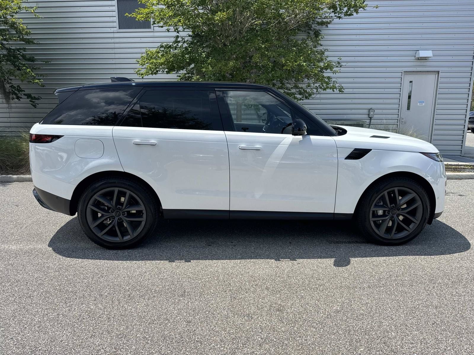 New 2026 Land Rover Range Rover Sport SE AWD/4WD image 5
