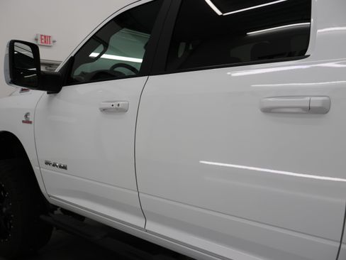 Used 2024 RAM 2500 Laramie AWD/4WD image 33