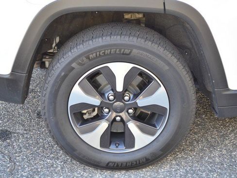 Used 2023 Jeep Grand Cherokee 4WD 4xe w/ Luxury Tech Group II image 11