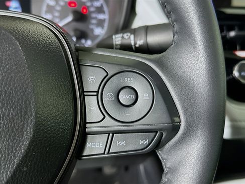 Used 2025 Toyota Corolla SE FWD image 17
