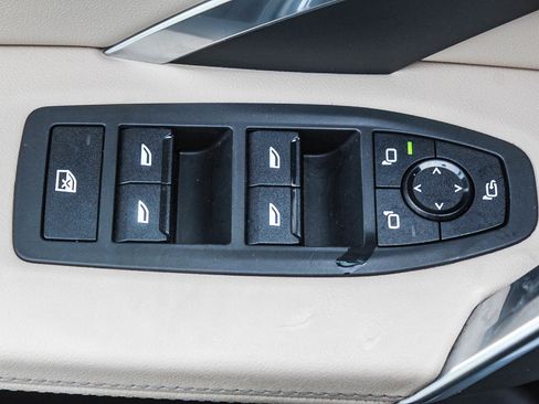 Certified 2025 BMW X2 xDrive28i w/ M Sport Package image 20