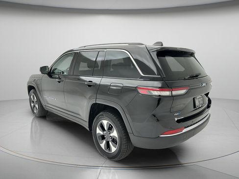 Used 2023 Jeep Grand Cherokee 4WD 4xe image 7