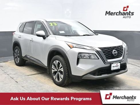 Used 2023 Nissan Rogue SV image 1