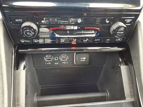 Used 2023 Jeep Grand Cherokee L Limited AWD/4WD image 22