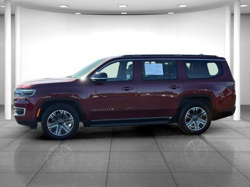 Used 2024 Jeep Wagoneer Series II w/ Flexible Seating Group AWD/4WD image 4
